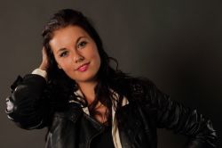 05bo-kleis-christensen-louise-i-studiet