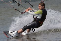 05-peter-kielberg-kite-surf