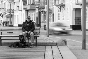 01-anders-misser-something-across-the-street