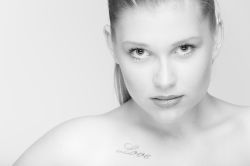 02-bokleischristensen_intense_look