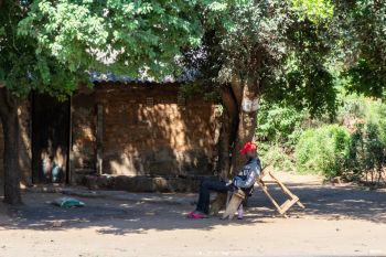 04-11-marianne-phiri-en-dag-i-skyggen