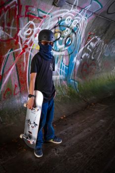 03-11-jan-petersen-skateboard